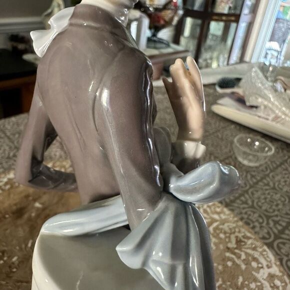 Lladro Elegant Ladies A New Hat Porcelain Figurine Glossy Finish Vintage - Picture 7 of 11